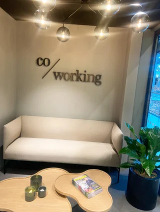 Huge Bostäder har satsat på platsutveckling i Skogås Centrum. Bla öppnat en superhärlig coworking. De är inte klara med hela centrum men kan redan se en tydlig omsättningsökning hos hyresgästerna. 

Ett fantastisk exempel på att det lönar sig att satsa. 

Tack för titten!!